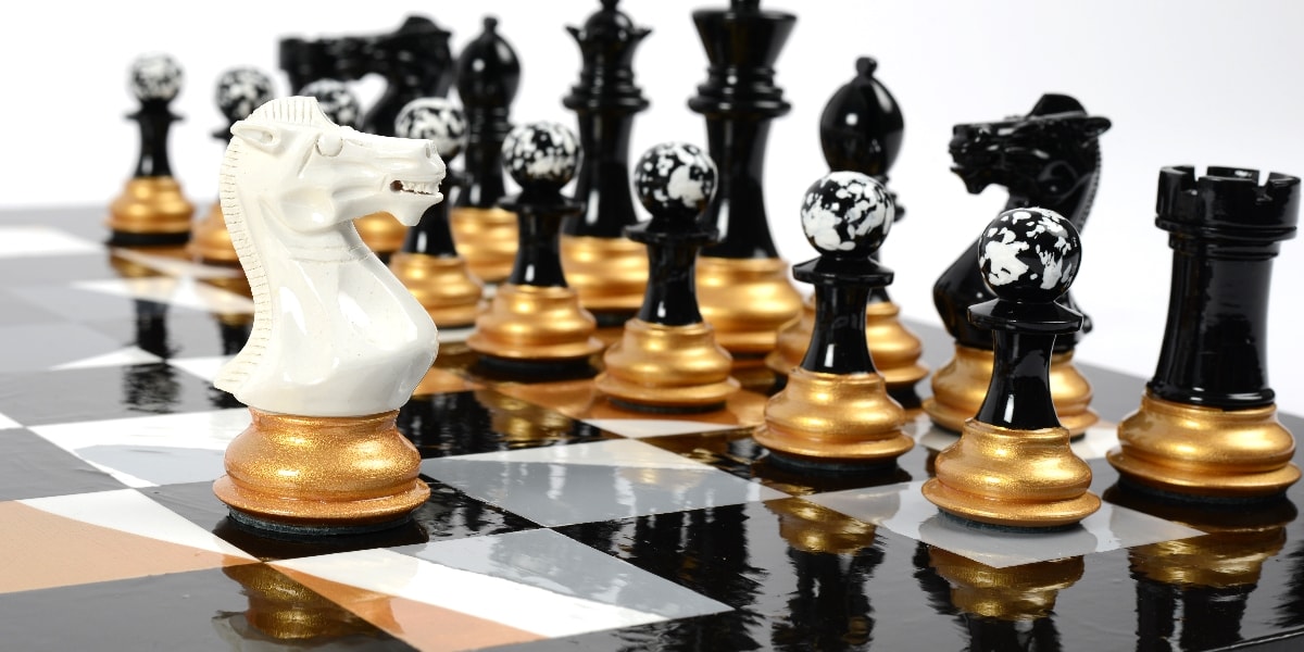 Darren-John-hand-painted-chess-set-White-Knight